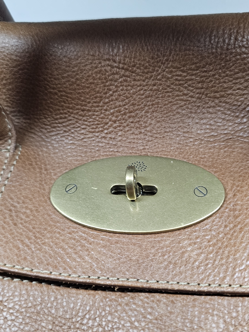 Baywater Classic Brown Leather Tote Bag with Gold Turn-Lock - Picture 4 of 16